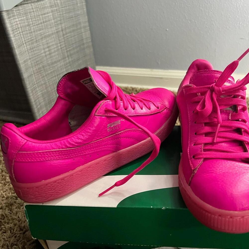 Puma Basket - HOT PINK - Junior 5.5C (7 In Women's)